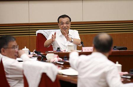 Ražošanas modernizācija un ekonomiskā pārstrukturēšana ar Ķīnas premier Li Keqiang.jpg Manufacturing Upgrades and Economic Restructuring with Chinese Premier Li Keqiang.jpg
