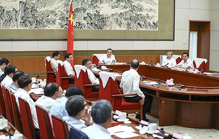 Ražošanas modernizācija un ekonomiskā pārstrukturēšana ar Ķīnas Premier Li Keqiang1.jpg Manufacturing Upgrades and Economic Restructuring with Chinese Premier Li Keqiang1.jpg