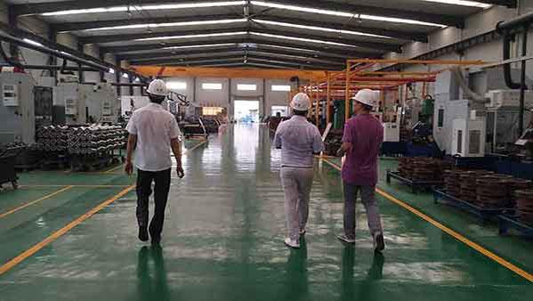 Etiopijas klients apmeklēja mūsu rūpnīcu.jpg Ethiopian customer toured our factory.jpg