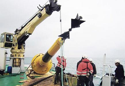 Ārzonas elektriskā hidrauliskā teleskopiskā jūras klāja Crane.jpg Offshore Electric Hydraulic Telescoping Marine Deck Crane.jpg
